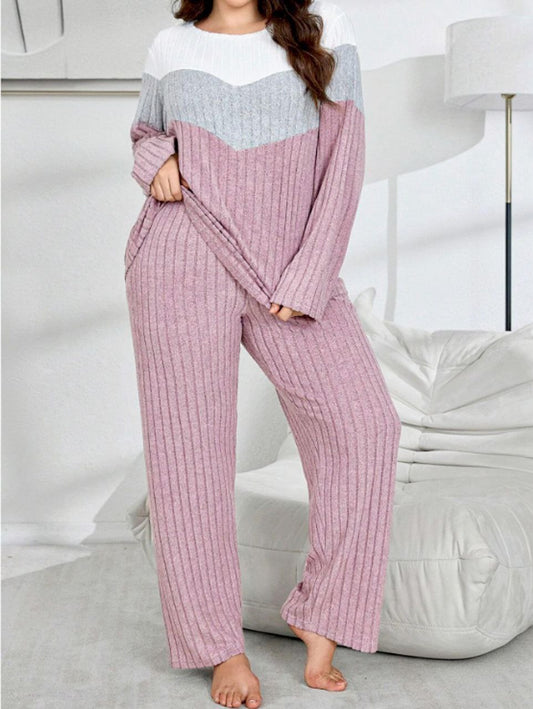 إيزابيلا – طقم بيجامة قطيفة بيج سايز بتصميم شيفرون