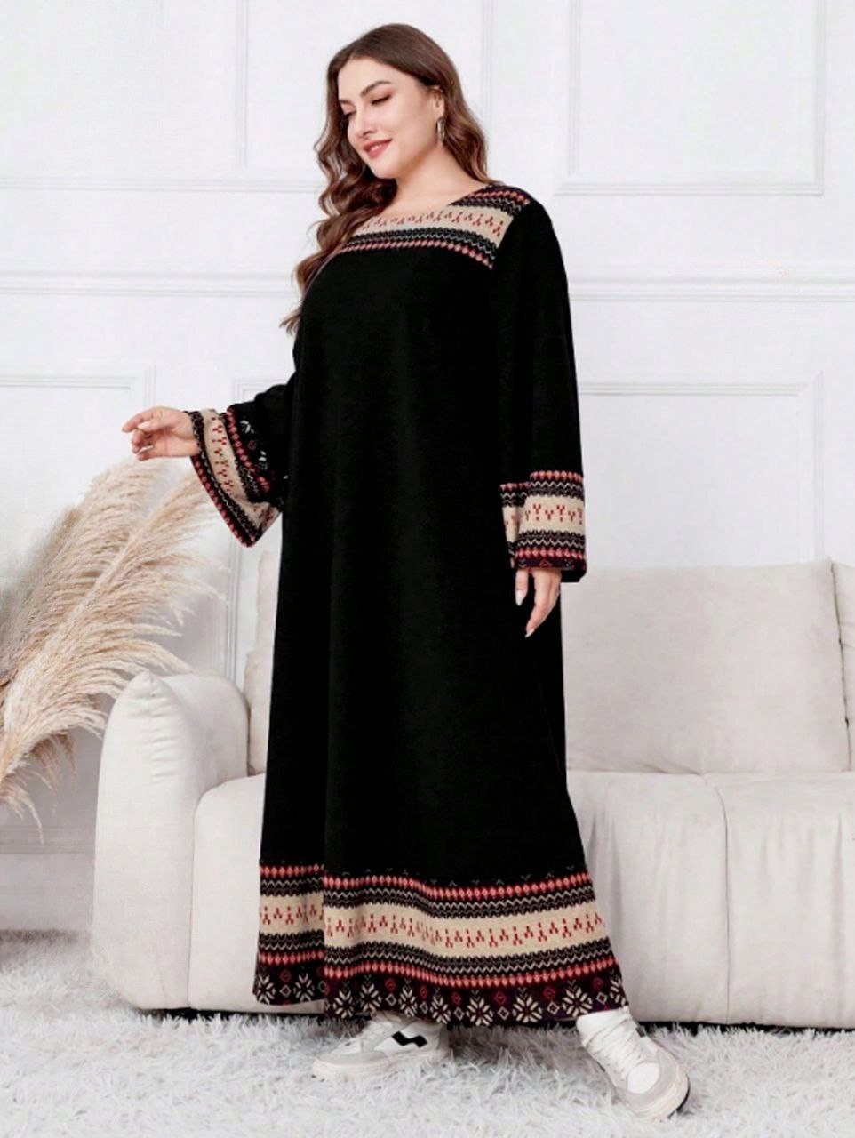 إيزابيلا – كاش بيج سايز تلبيس مرتاح بأسود مع تطريز برسومات