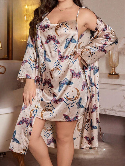 إيزابيلا – قميص بروب زبدة مطبوع فراشات وهلالات بيج سايز