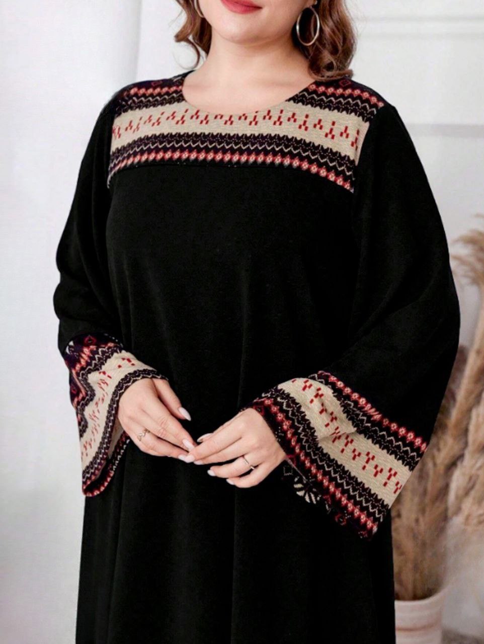 إيزابيلا – كاش بيج سايز تلبيس مرتاح بأسود مع تطريز برسومات