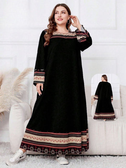 إيزابيلا – كاش بيج سايز تلبيس مرتاح بأسود مع تطريز برسومات