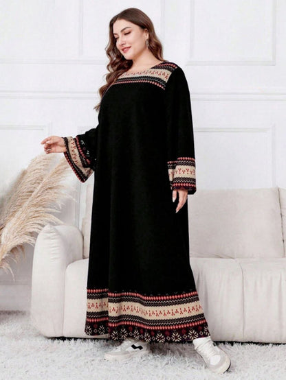 إيزابيلا – كاش بيج سايز تلبيس مرتاح بأسود مع تطريز برسومات