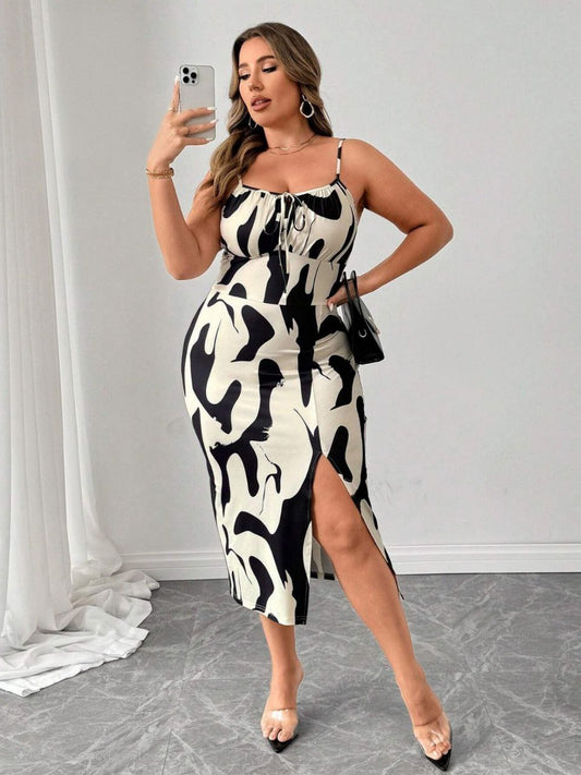 إيزابيلا – فستان ميدي بيج سايز مطبوع بحمالات رفيعة وفتحة جانبية