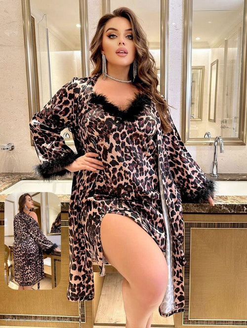 إيزابيلا – طقم قميص وروب زبدة تايجر بريش بيج سايز 🐆✨️