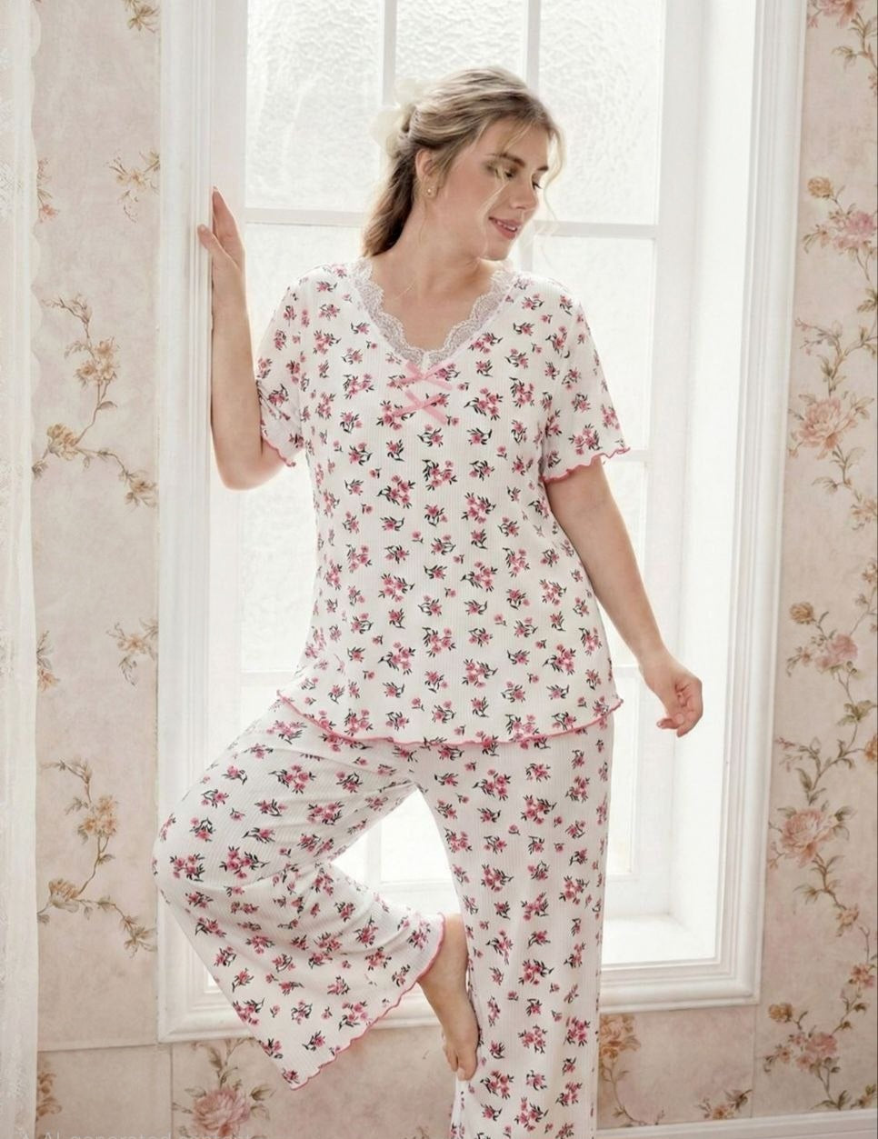 🌸 بيجامة بيج سايز – نعومة وراحة بمود هادي 🩷✨️