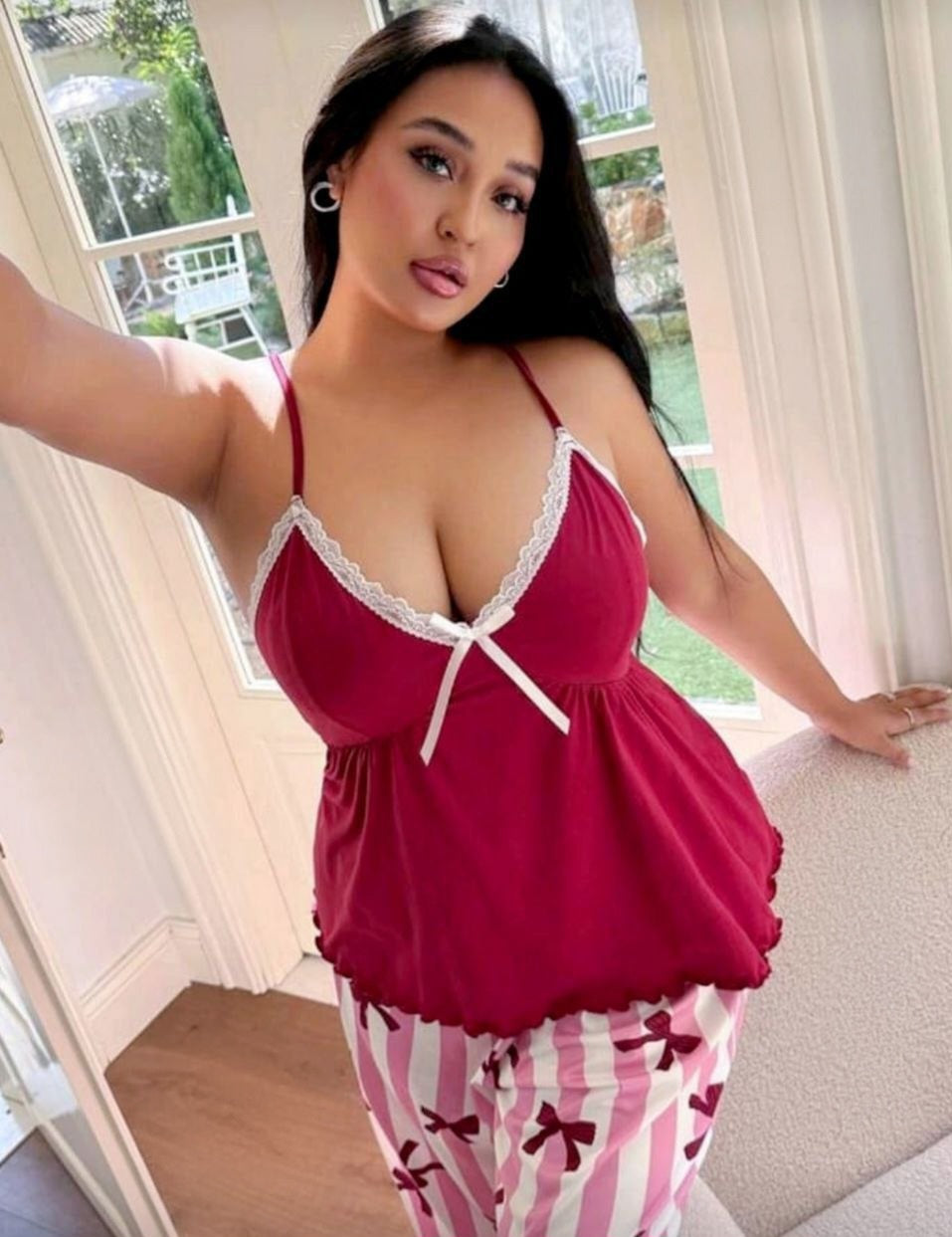 💗 بيجامة بيج سايز – دلع مريح ولمسة أنوثة مرحة ❤️🎀