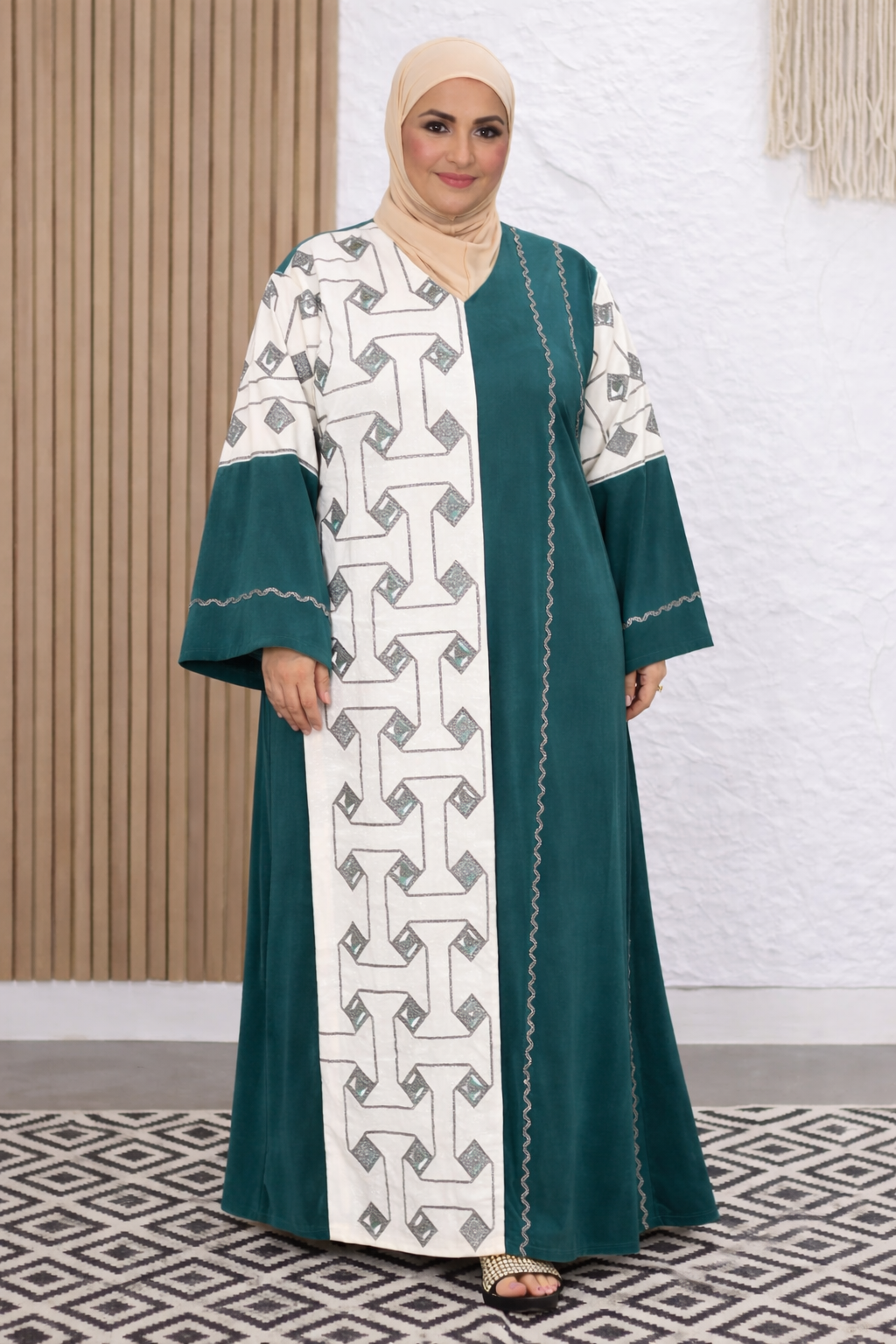 عباية بيتي قطيفة نصين