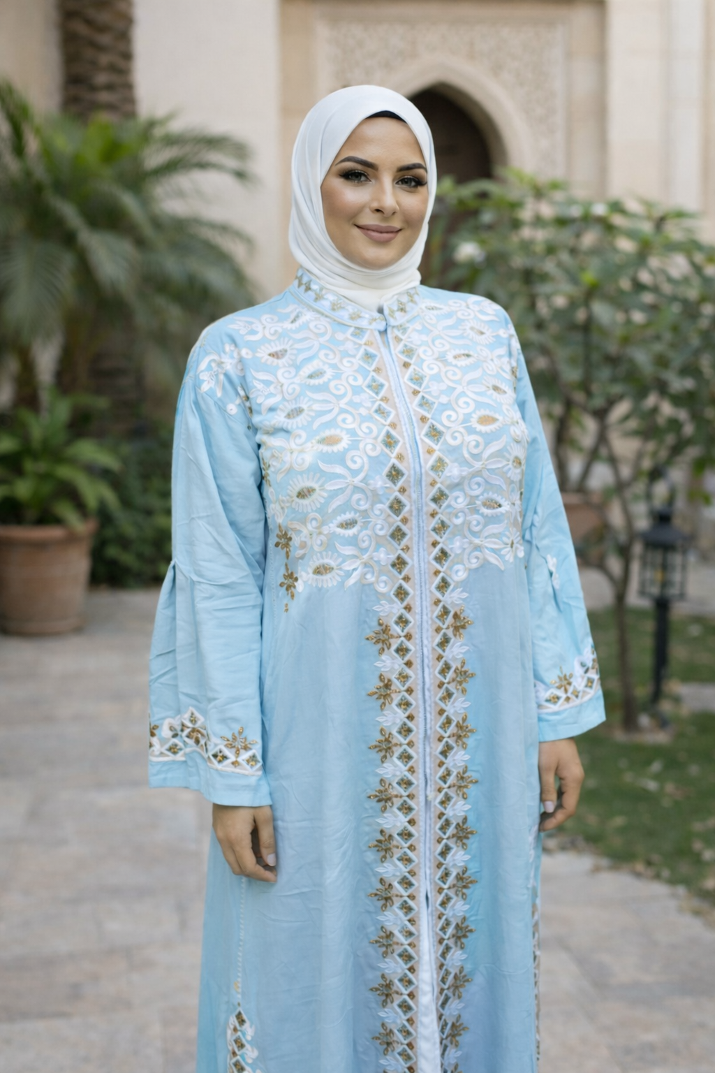 عباية كتان بتطريز مميز ✨️💞