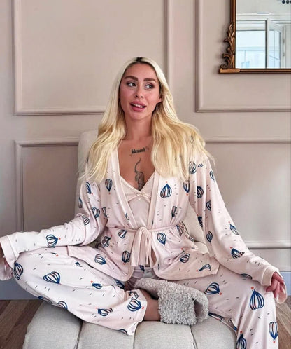 إيزابيلا – بيجامة 3 قطع بيج سايز تلبيس مرتاح بروب بحزام + توب كت + بنطلون بطبعة بالونات