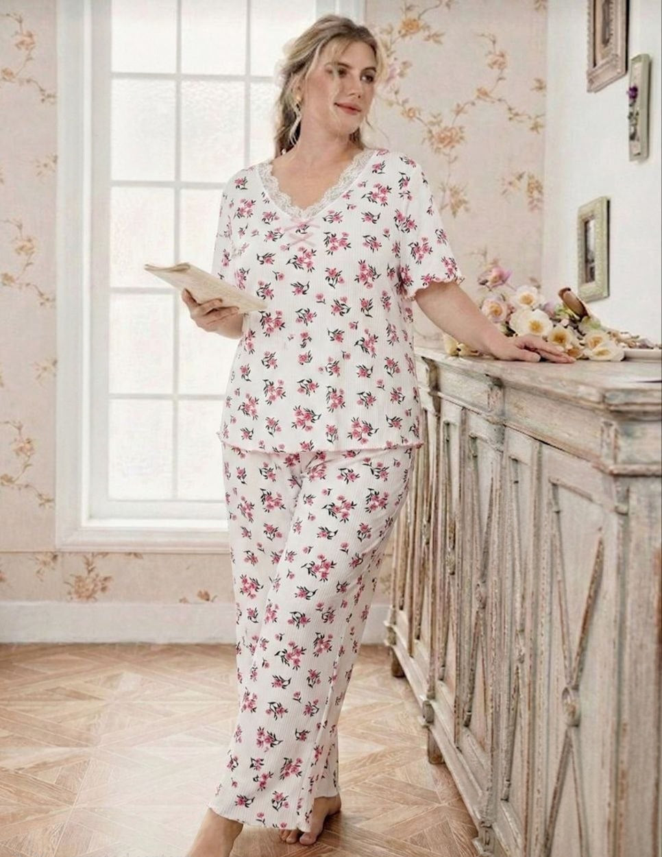 🌸 بيجامة بيج سايز – نعومة وراحة بمود هادي 🩷✨️