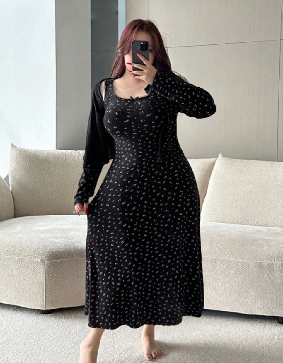 قميص نوم بيج سايز مع جاكيت – فخامة وأناقة بلمسة راقية جدًا ✨🖤
