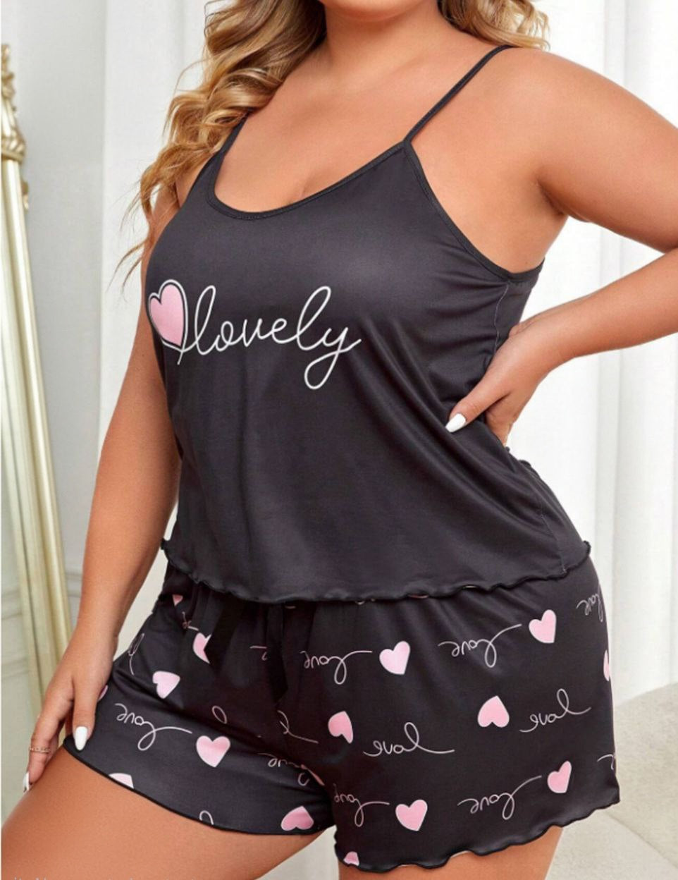 هوت شورت بيج سايز – رقة ودلع بسيط 🩶✨️