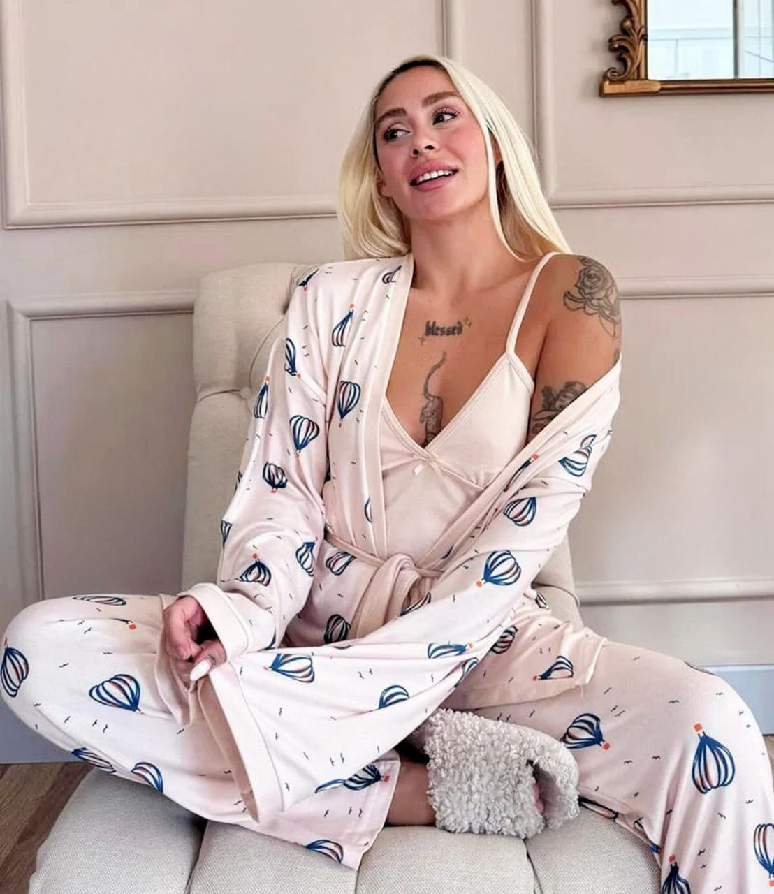 إيزابيلا – بيجامة 3 قطع بيج سايز تلبيس مرتاح بروب بحزام + توب كت + بنطلون بطبعة بالونات