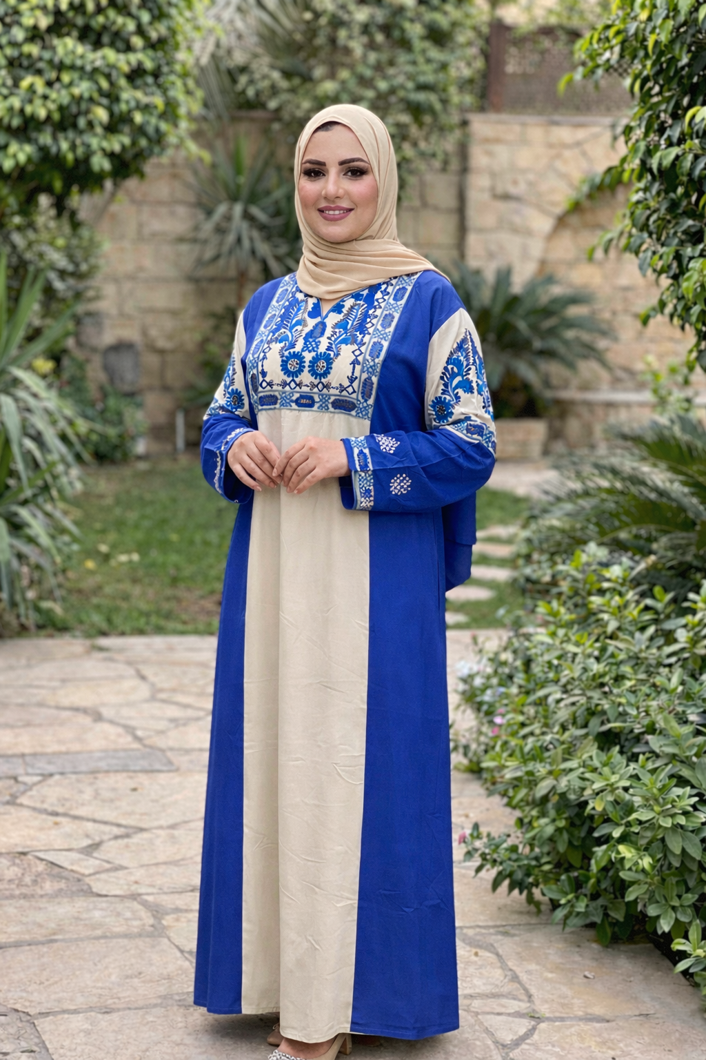 عباية كتان مطرزة دهبي ✨️💕