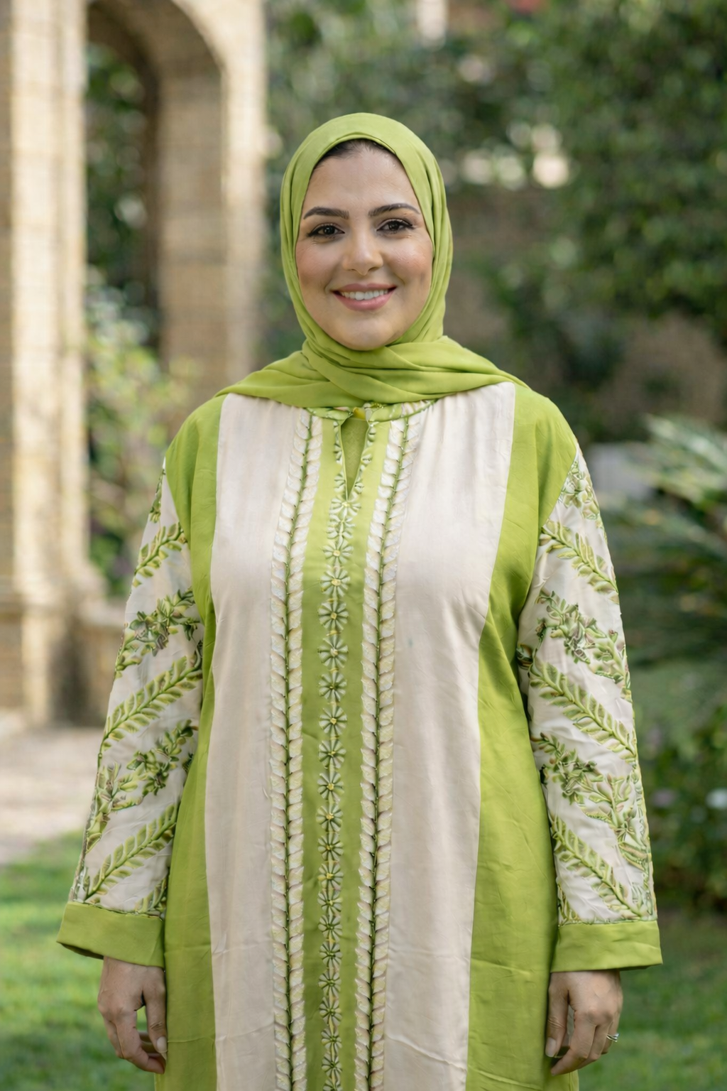 عباية كتان بتطريز راقي ✨️