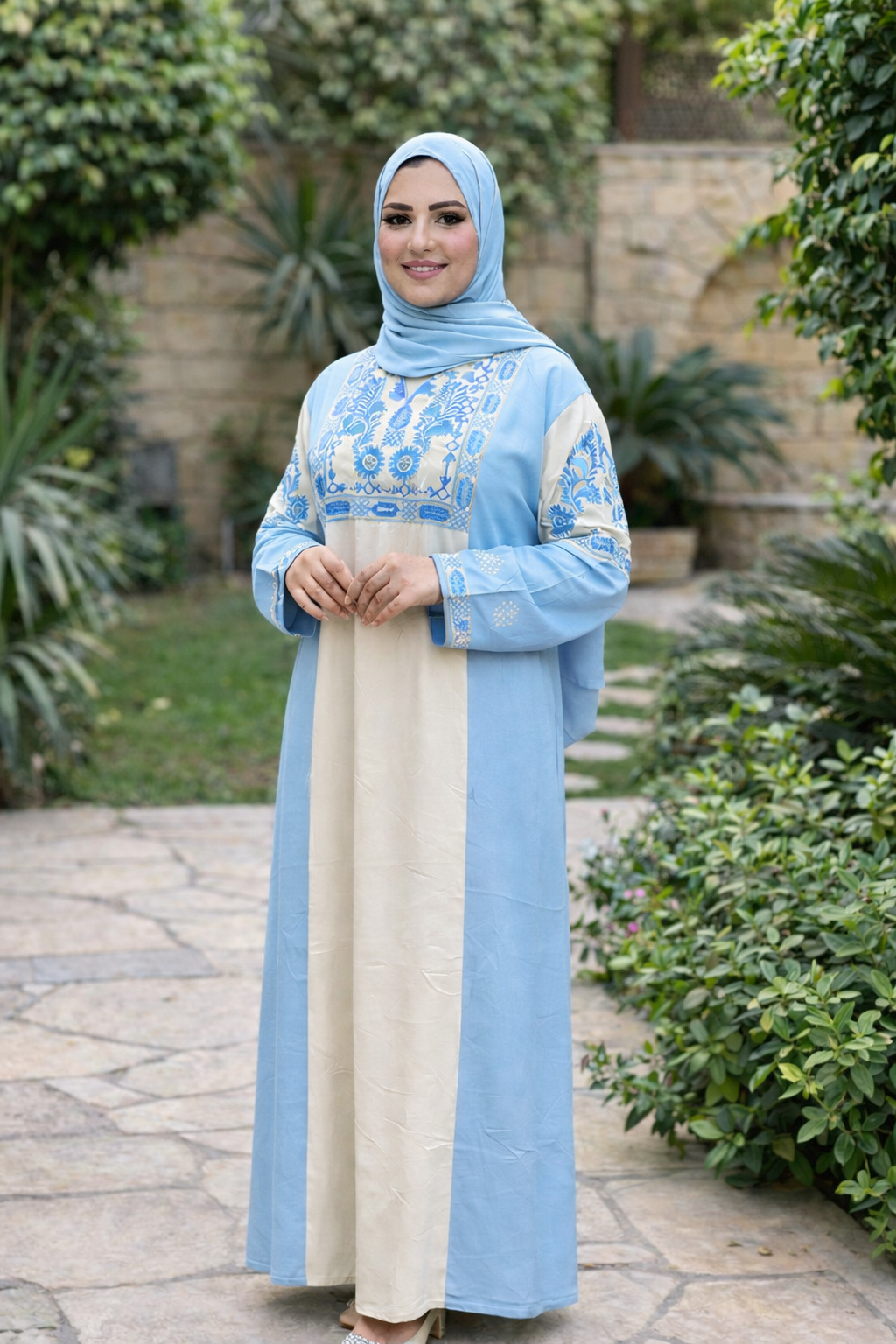 عباية كتان مطرزة دهبي ✨️💕