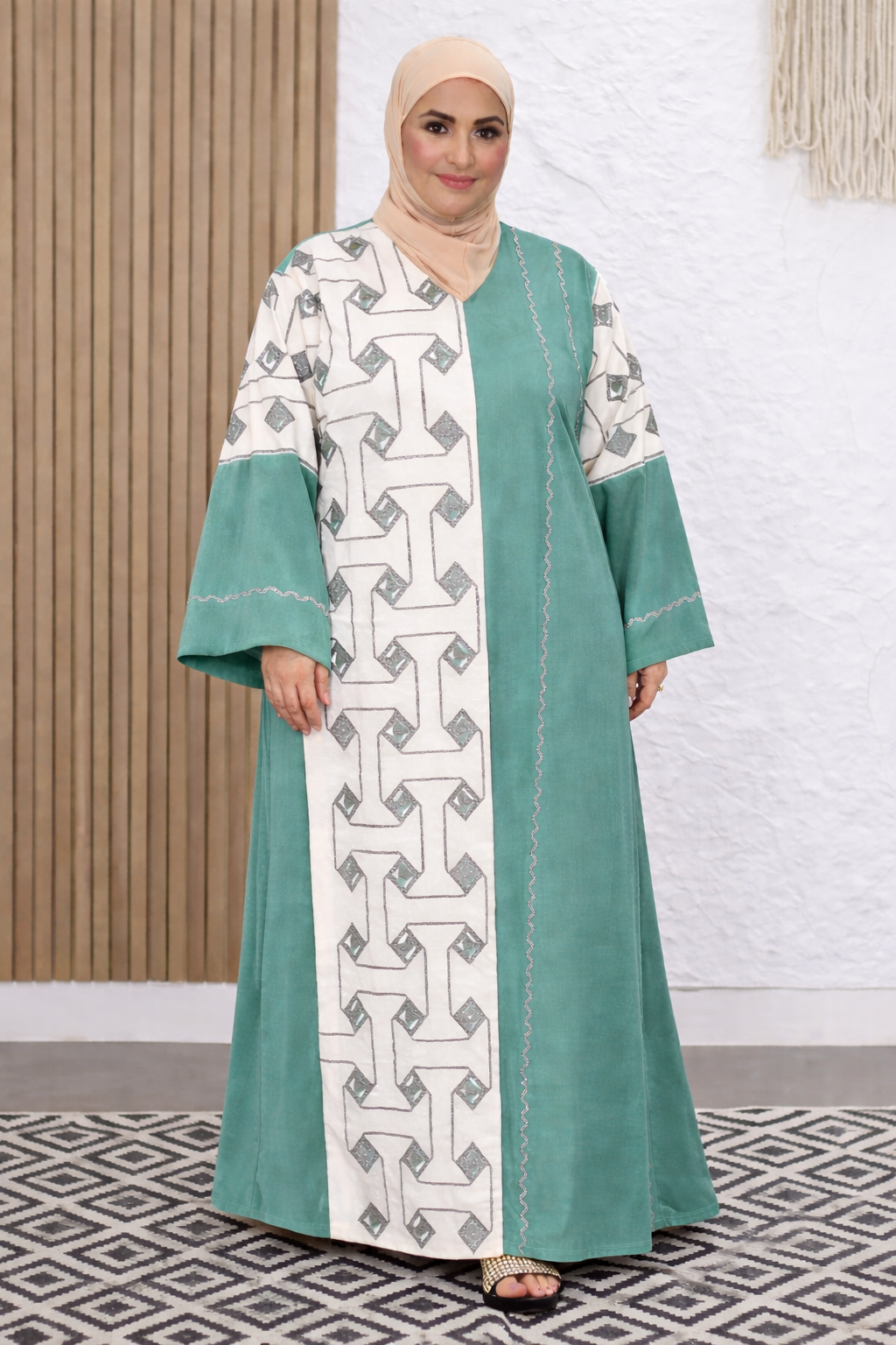 عباية بيتي قطيفة نصين