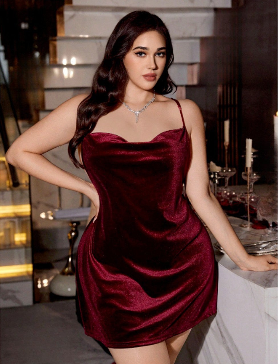 إيزابيلا – لانجيري قطيفة هايدي بيج سايز بحمالات رفيعة