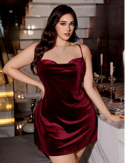 إيزابيلا – لانجيري قطيفة هايدي بيج سايز بحمالات رفيعة