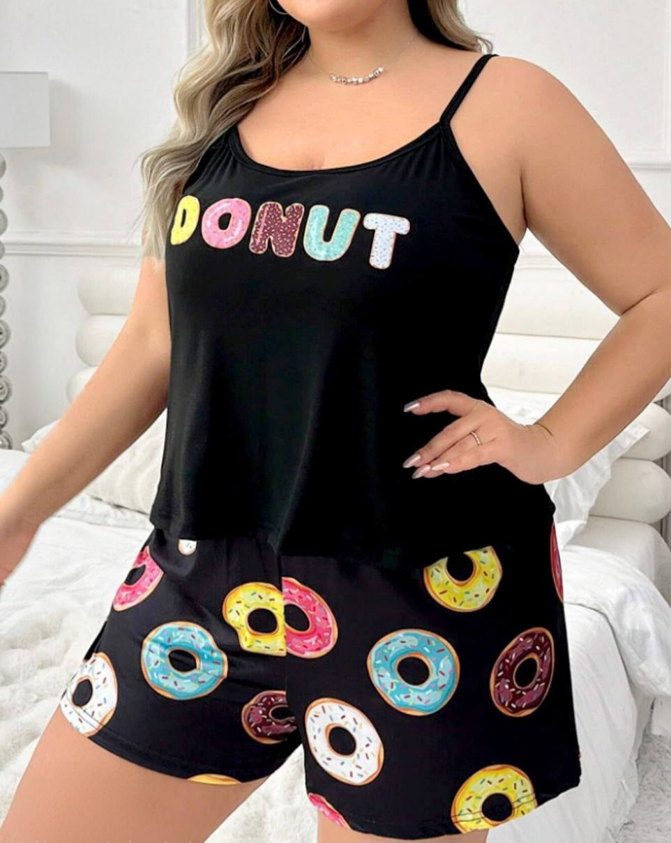 ✨ بيجامة شورت بطبعة Donut – كيوت ومريحة بستايل مرح 🍩🖤
