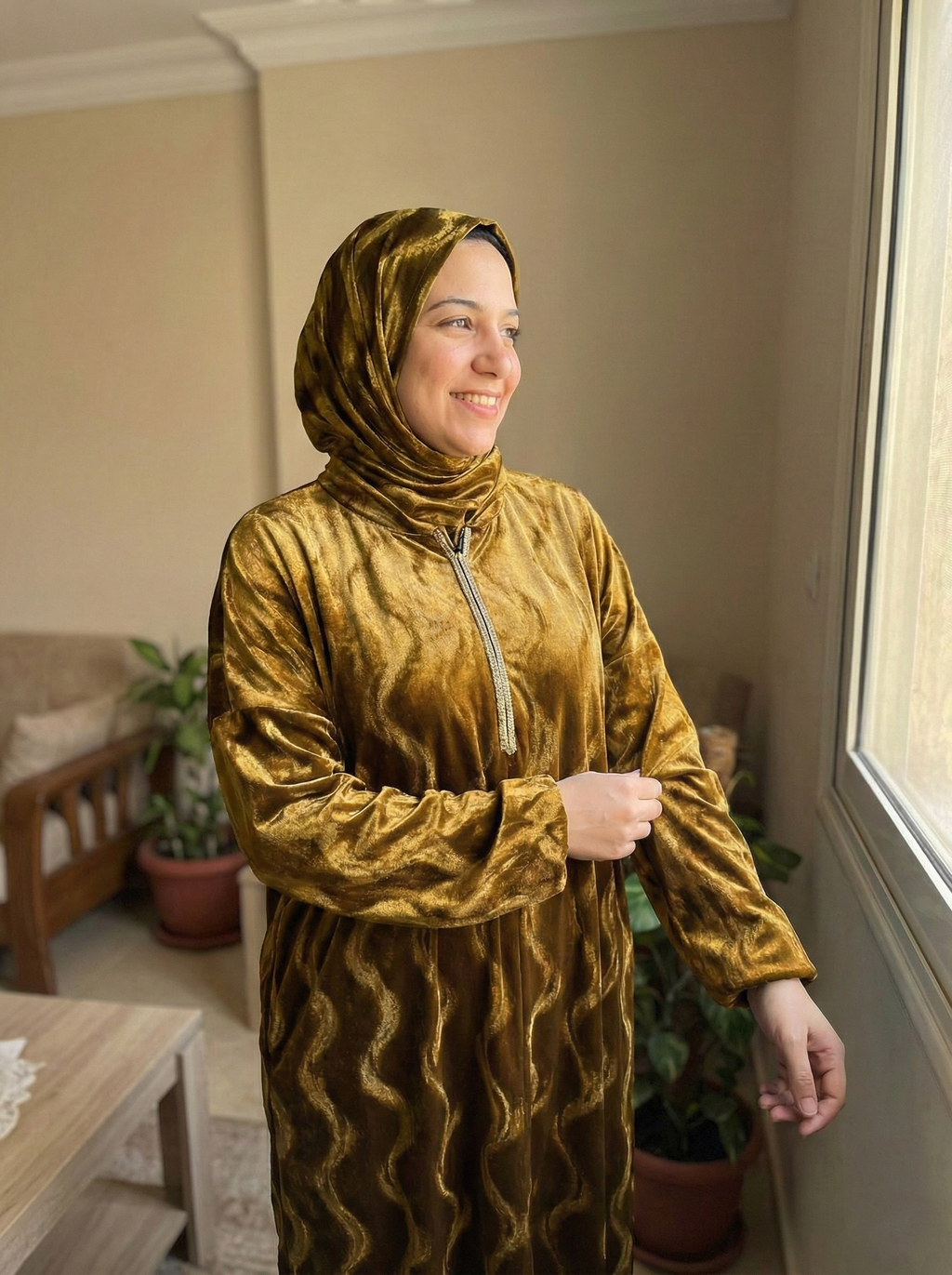 إيزابيلا - إسدال قطيفه مموج بحلية مكتب تبارك